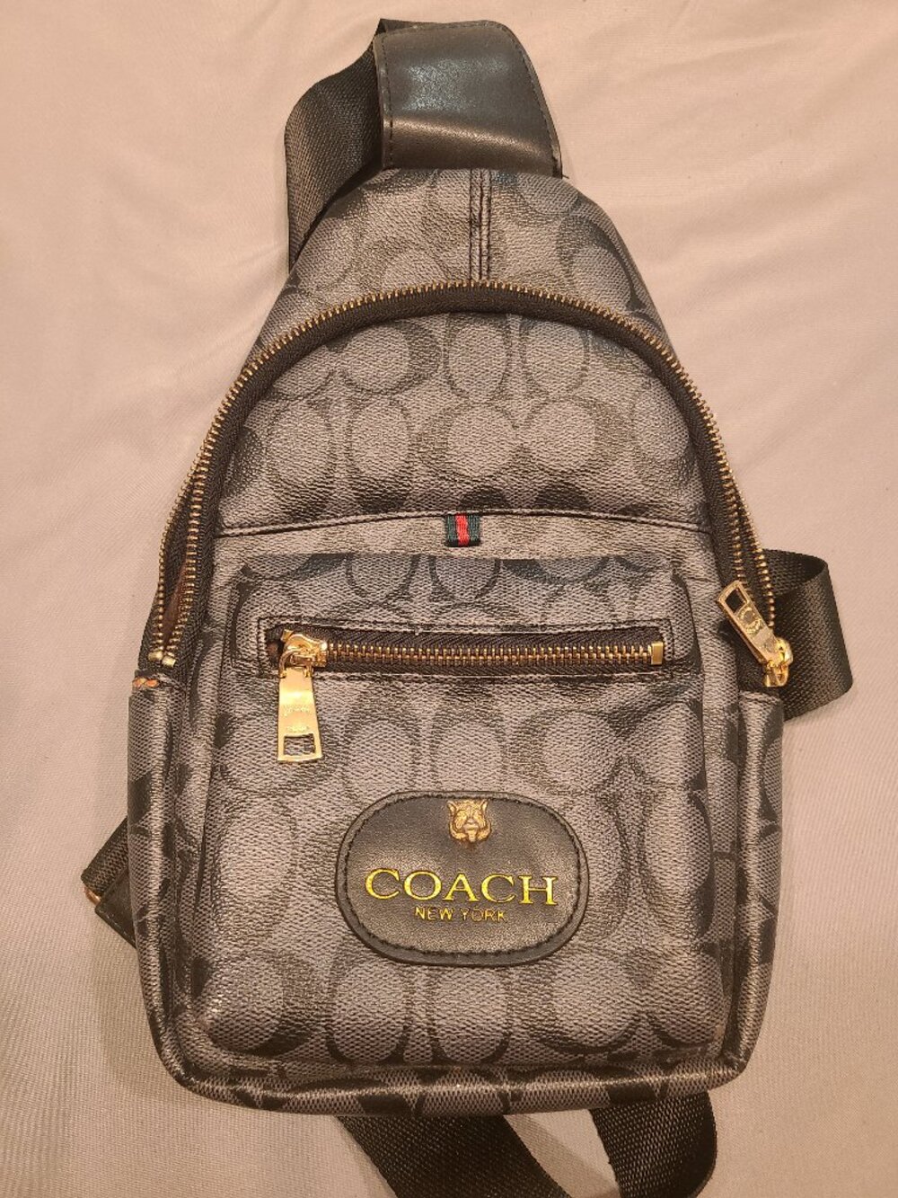 Coach men bag shoulder leather like new really clean